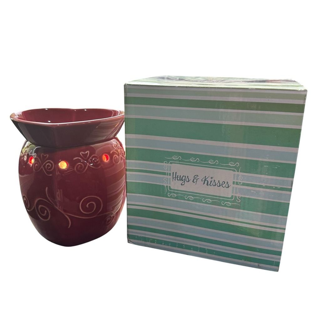 Scentsy Hugs & Kisses Heart Shaped Wax Warmer – Full Size - BNIB NEW!